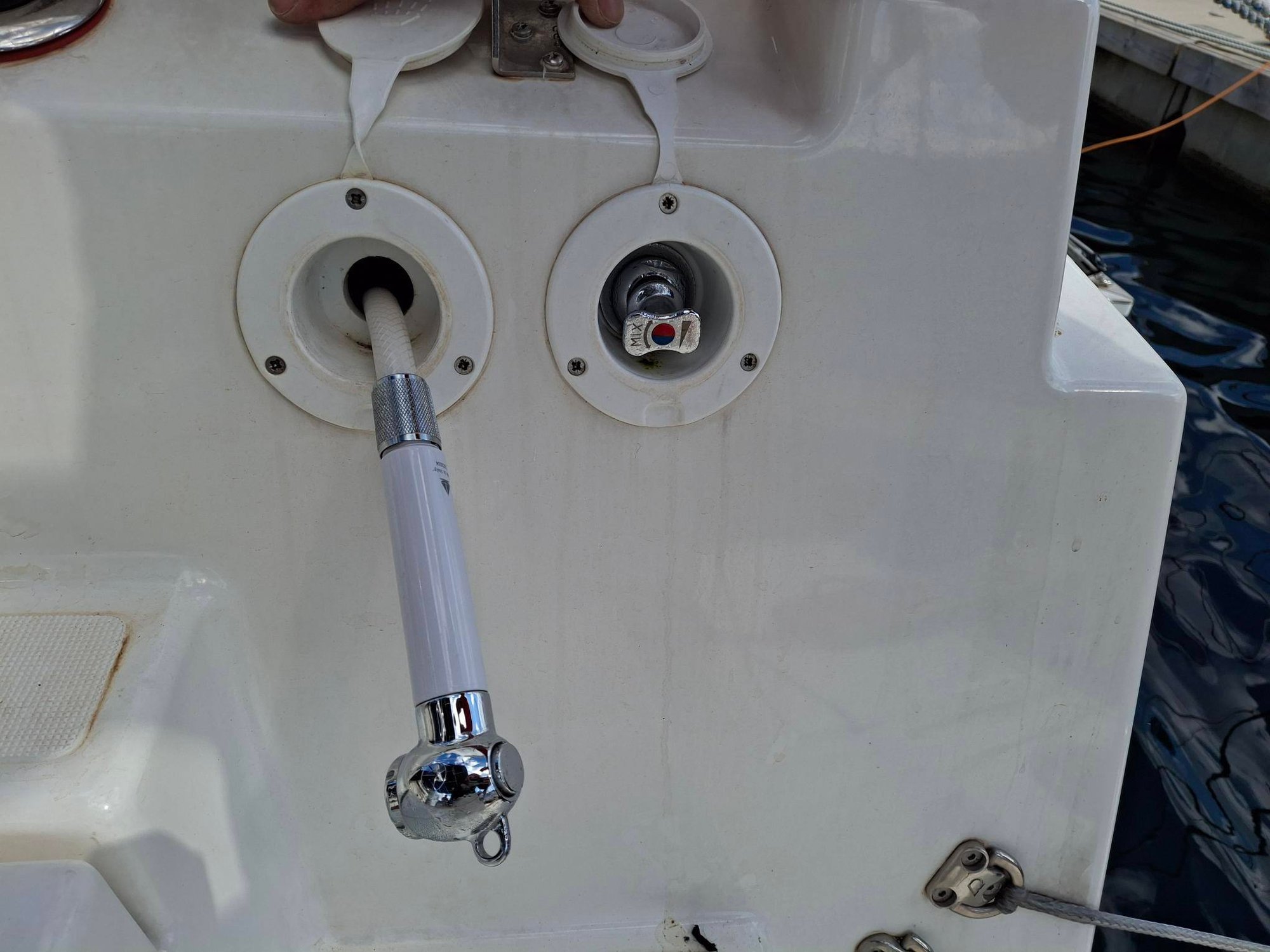 44.3 Dufour Emsland deck shower 44.3 Dufour Emsland deck shower