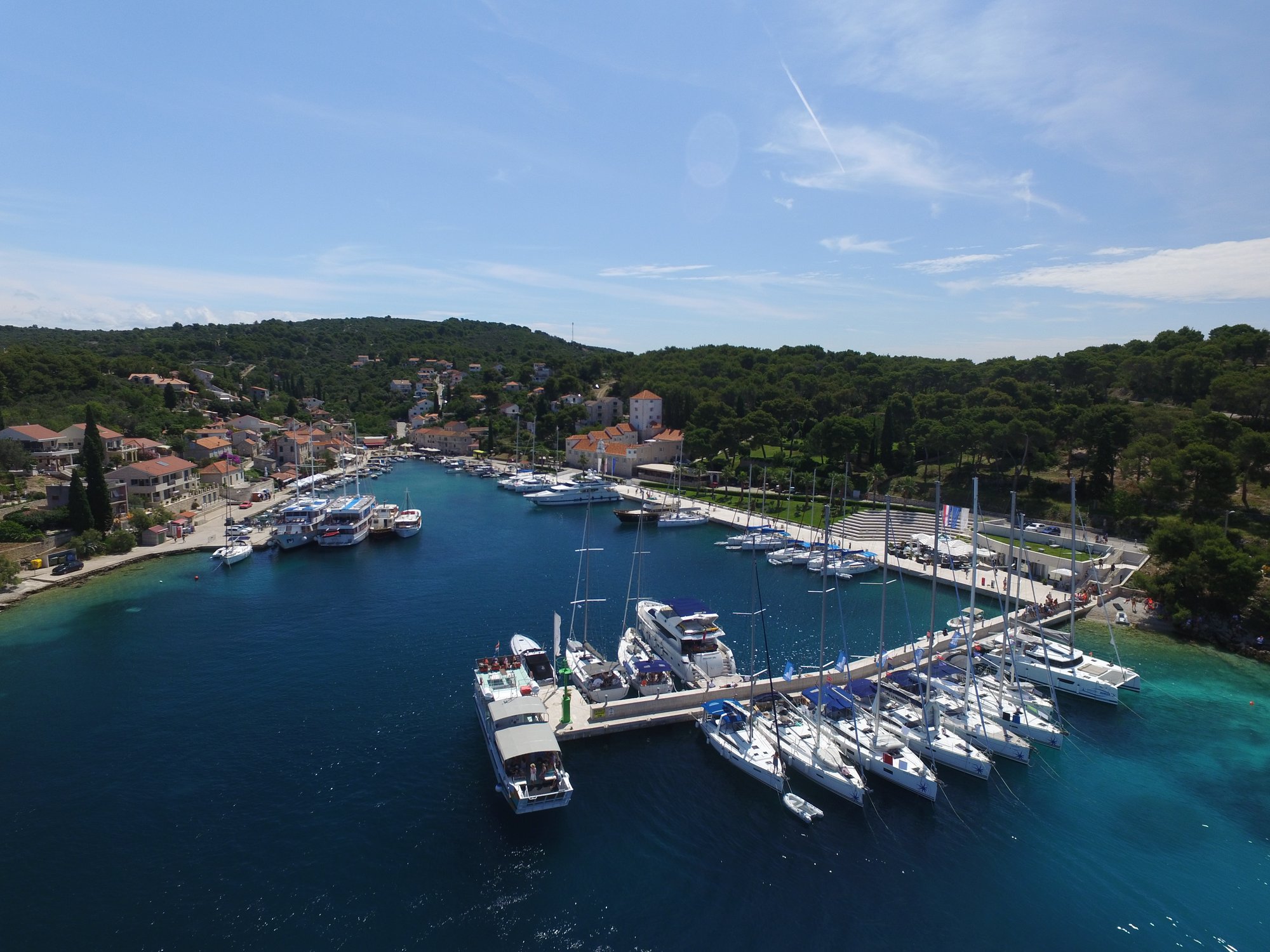 Maslinica drone pic (18) web Hvar fl
